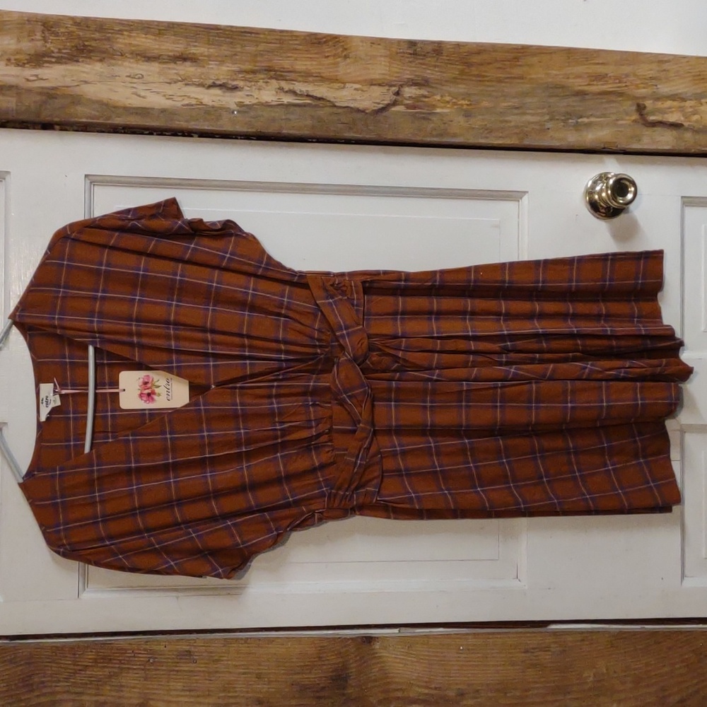 NWT Entro Dress Size Medium, Brown Color
